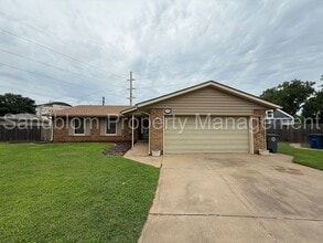 Building Photo - 1702 S Nogales Ave