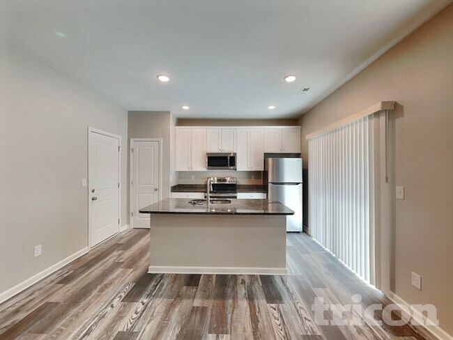 Foto del edificio - 166 Oak Creek Rd