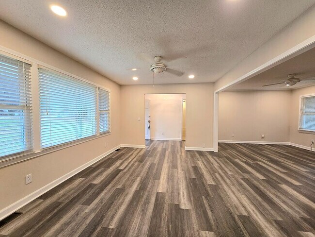 Foto del edificio - 3 Valleybrook Ct