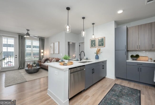 Building Photo - 1400 Laurel Crossing Pkwy NE