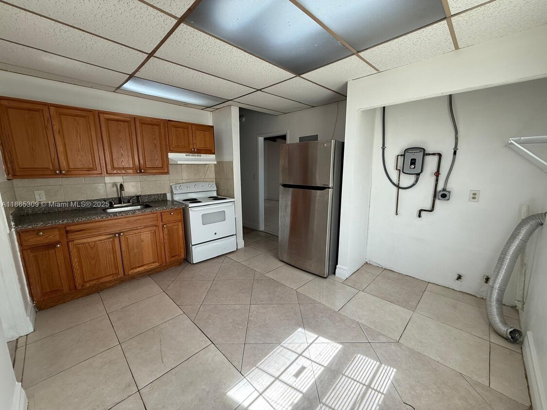 Foto principal - 381 NW 16th St