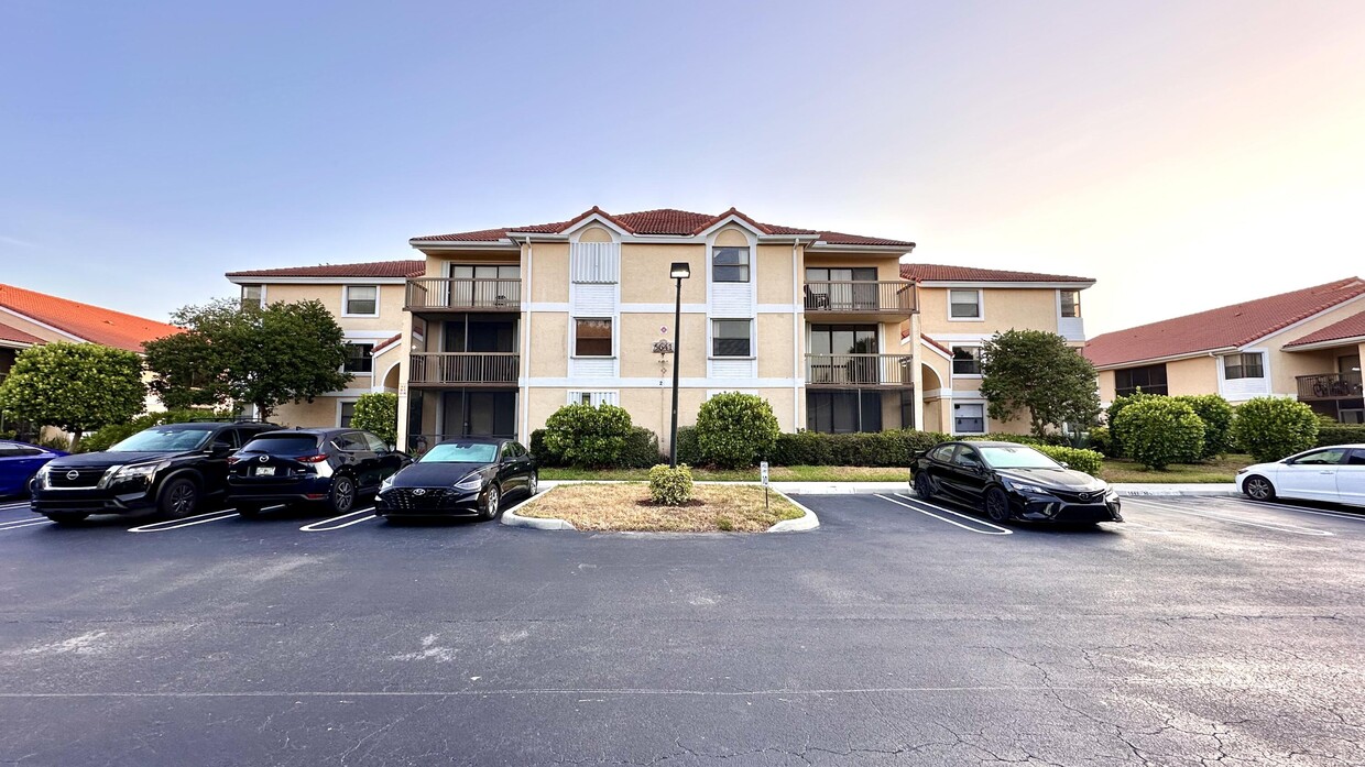 Primary Photo - 5641 Riverside Dr