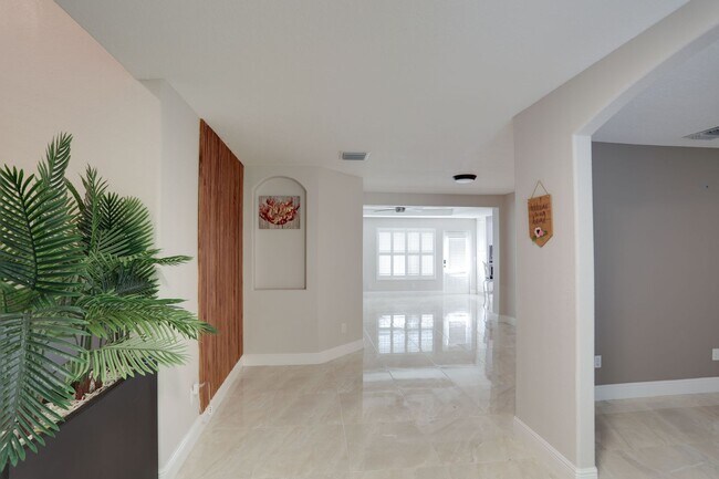 Building Photo - 633 Spring Oaks Blvd