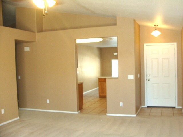 Building Photo - 963 E Monterey St