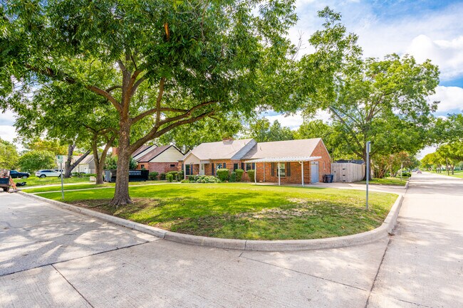 Foto del edificio - 4337 Lovell Ave