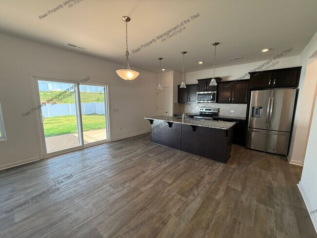 Foto del edificio - 5116 Reedy Creek Farm Cir