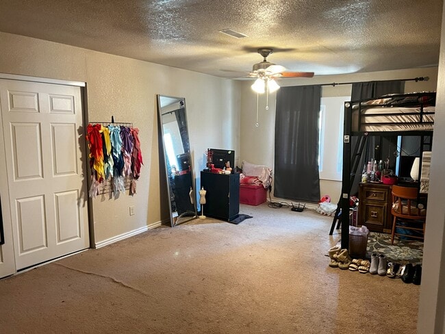 Bedroom 1 - 1301 E US Highway 24