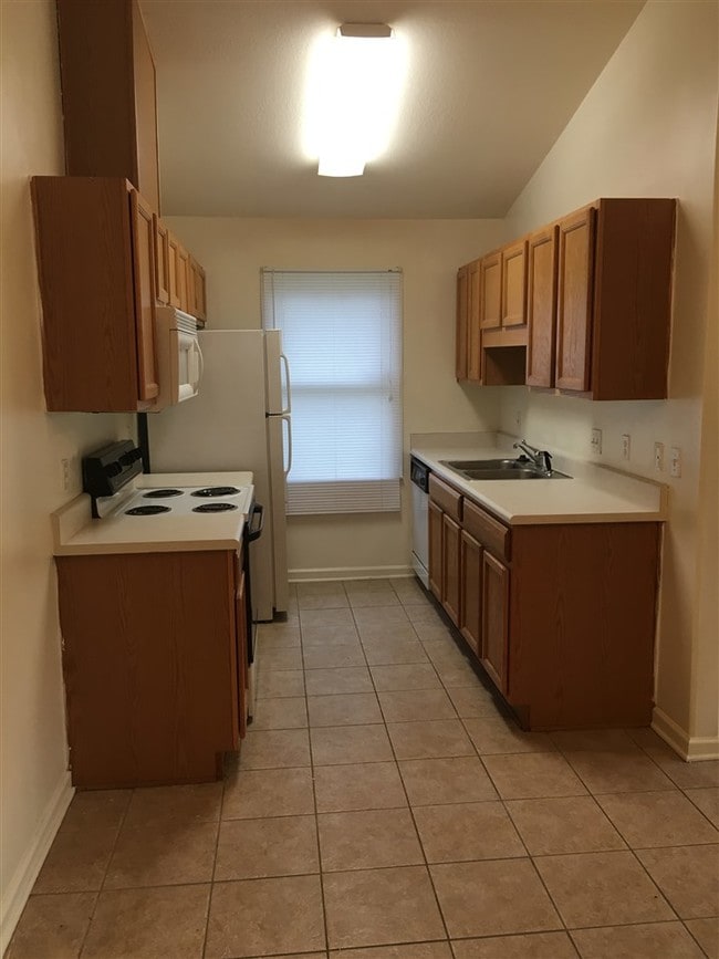 Building Photo - 2153 Delta Way