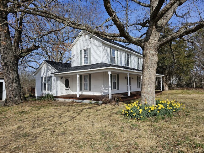 Foto del edificio - 359 Flat Rock Rd