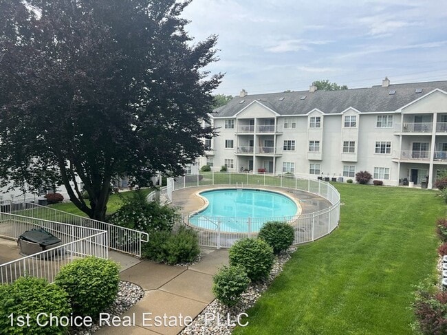 Building Photo - 3 br, 2 bath House - 288 W Saginaw #201