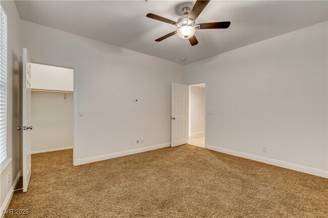 Foto del edificio - 136 Ultra Dr