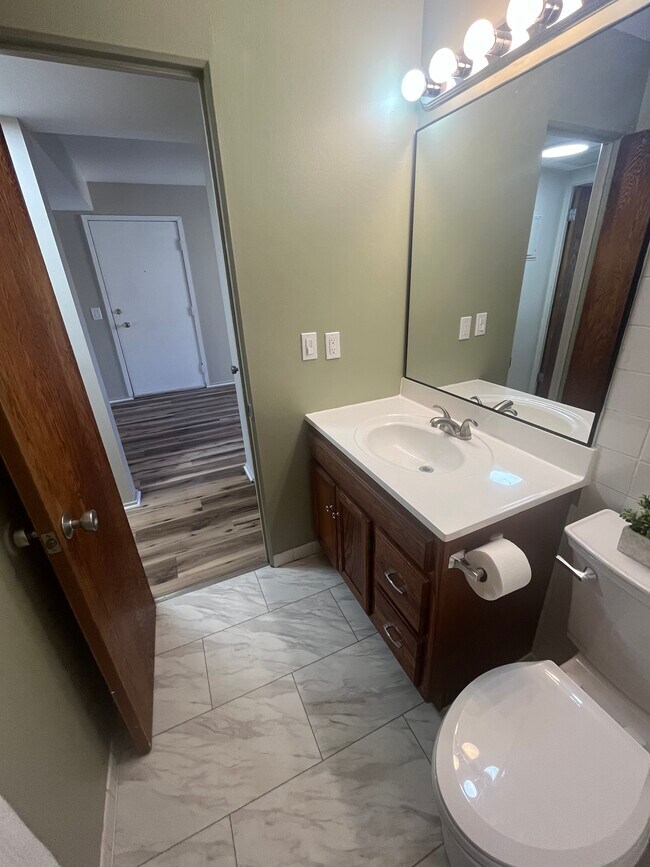 Foto del edificio - 6680 Chaffee Ct