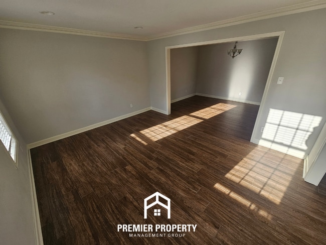 Photo - Executive 4BR Estate in Dogwood Trails | Houston High Schools & Designer Finishes House