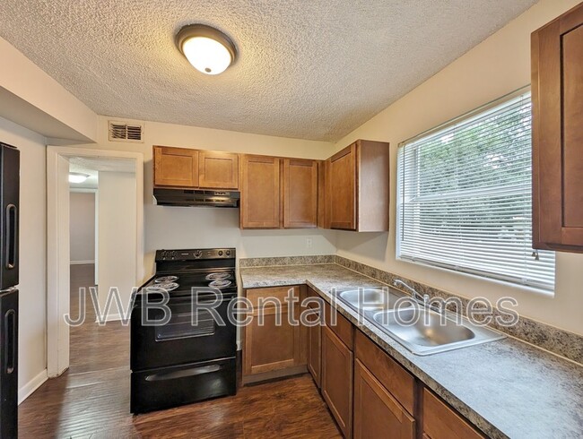 Building Photo - 6414 Pinelock Dr