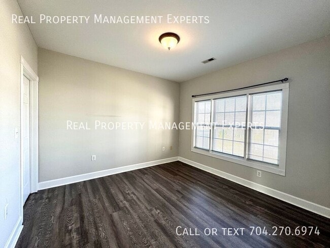 Building Photo - 8969 Meadow Vista Rd