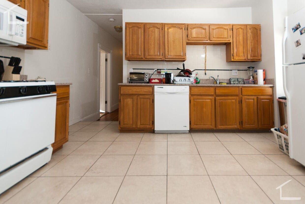 Large Unit near T and Brookline Border. G... - Large Unit near T and Brookline Border.  G...