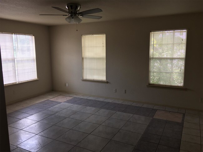 Foto del edificio - 738 NW 36th St