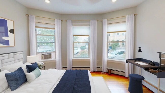 Building Photo - 21 Rossmore St
