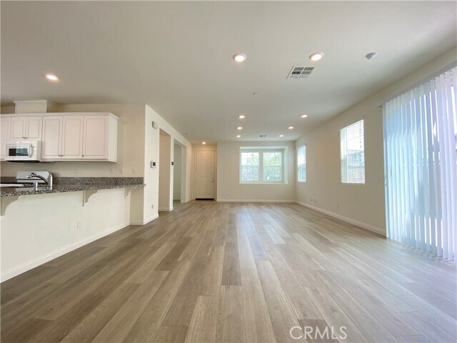 Building Photo - 6129 Rosewood Way