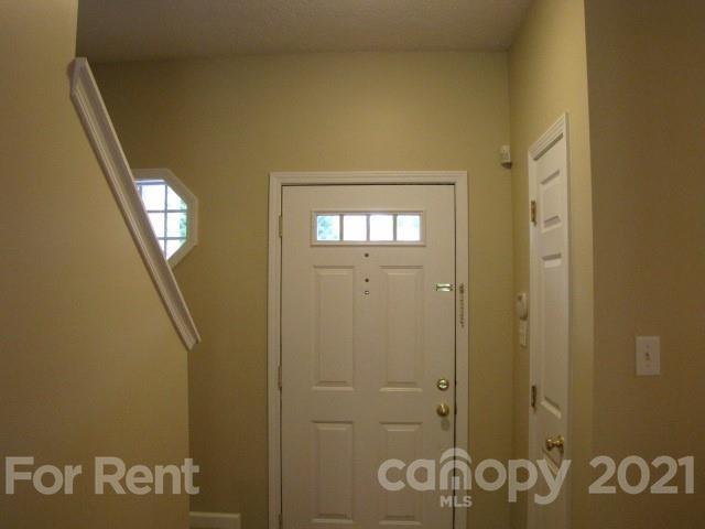 Building Photo - 9037 Cinnabay Dr