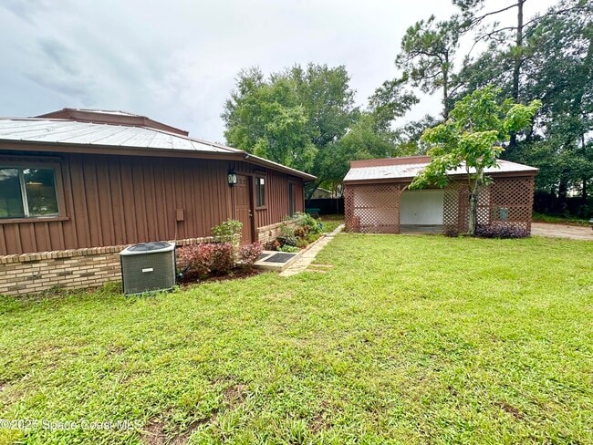 Building Photo - 6325 Corsica Blvd