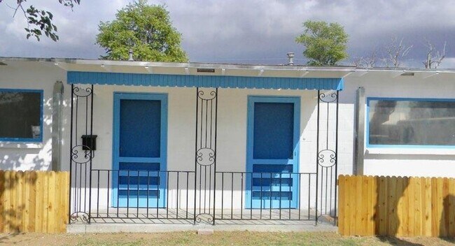 Foto del edificio - 804 South Avenue C, Unit B
