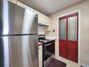 Building Photo - 418 Garland Dr