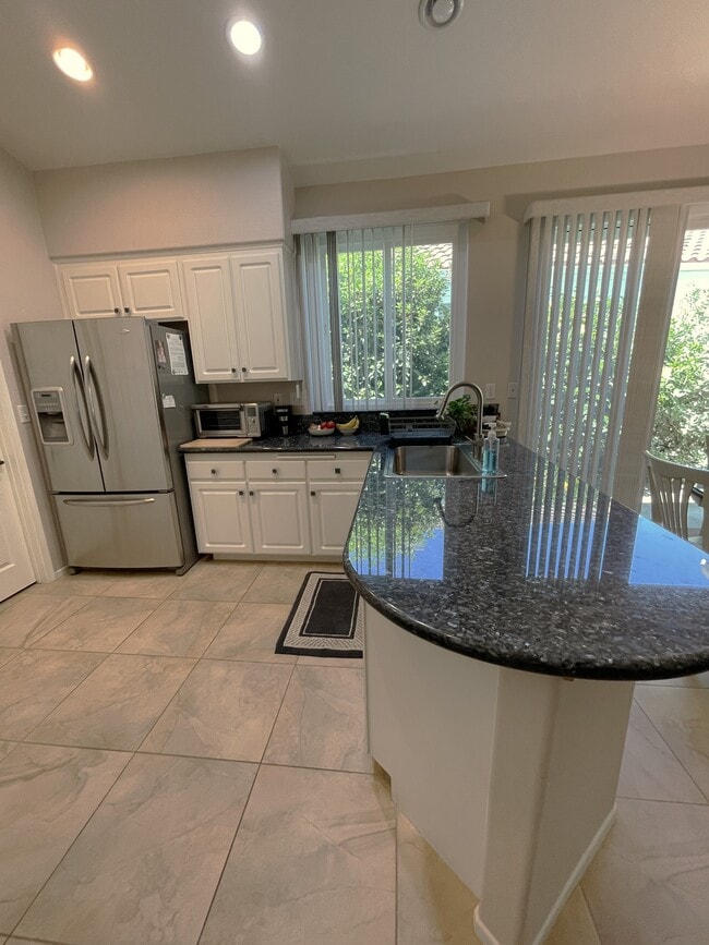 Foto del edificio - 4868 Thebes Way