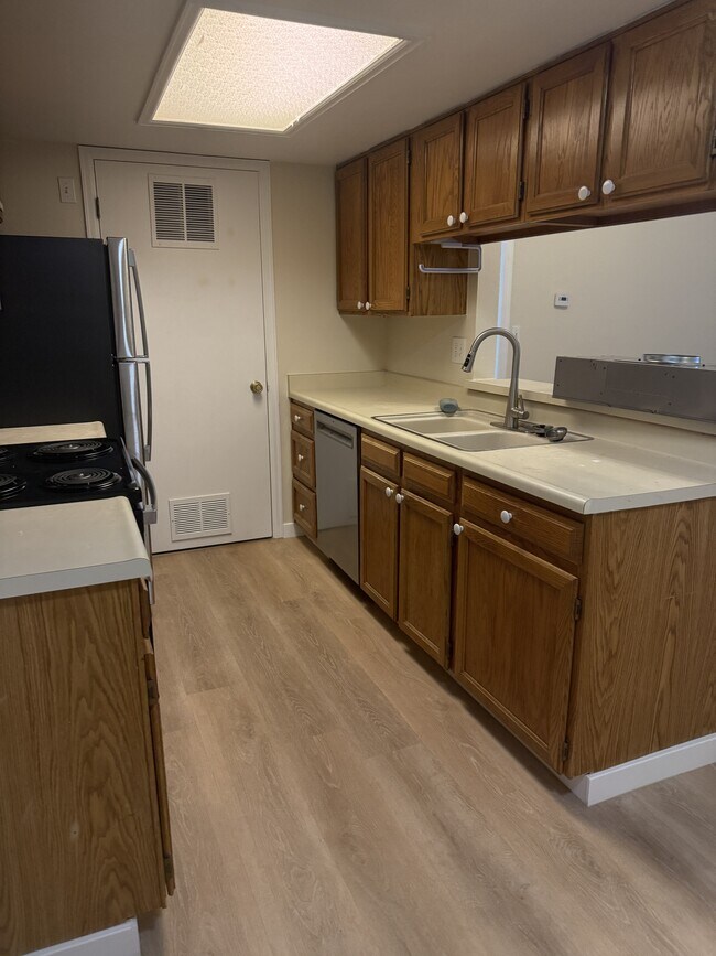 Foto del edificio - 8376 S Upham Way