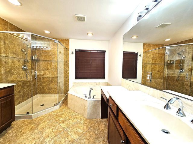 Foto del edificio - 7533 Topiary Ave