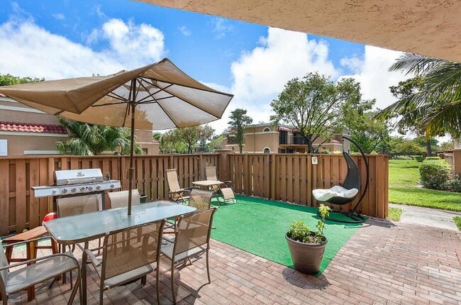 Foto del edificio - 8206 Severn Dr