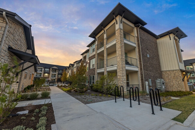 Building Photo - Royalton at Prosper