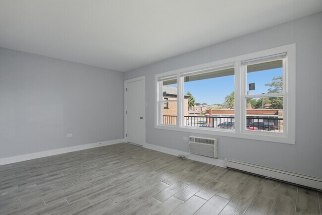 Foto del edificio - 2537 E 83rd St