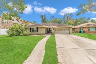 Building Photo - 518 Azaleadell Dr