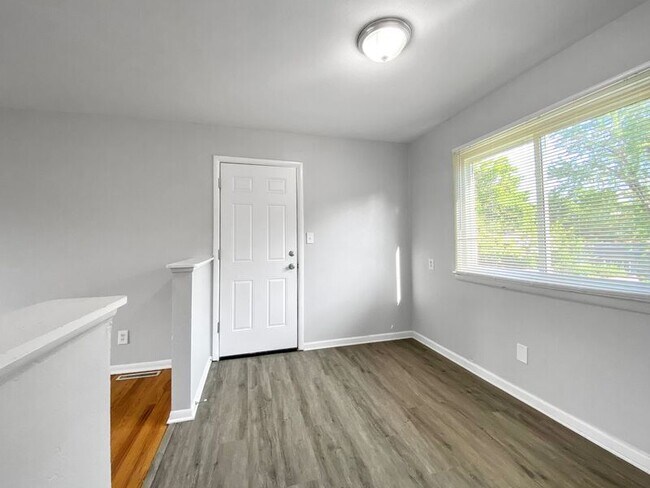 Foto del edificio - 2914 N McComas Ln