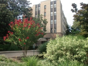 Building Photo - 3901 Cathedral Ave NW