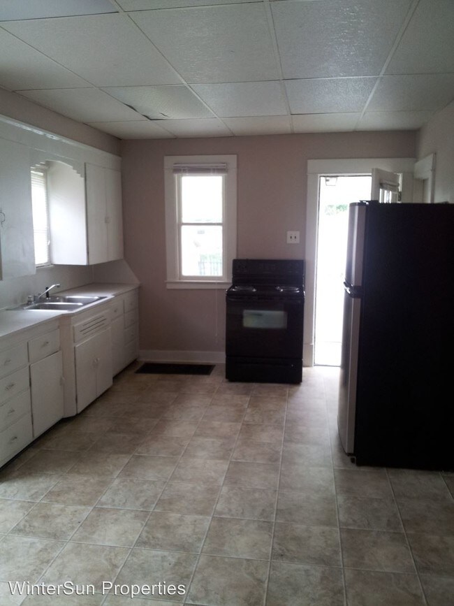 Building Photo - 3 br, 1 bath Apartment - 284 Fairbanks