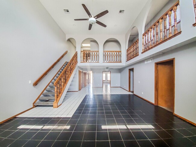 Building Photo - Welcome home!