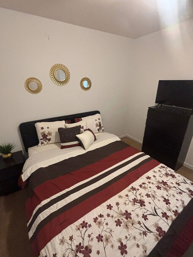 Foto del edificio - 1501 Long Paw Ln