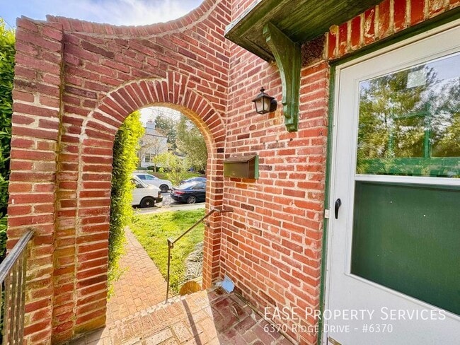 Building Photo - 6370 Ridge Dr