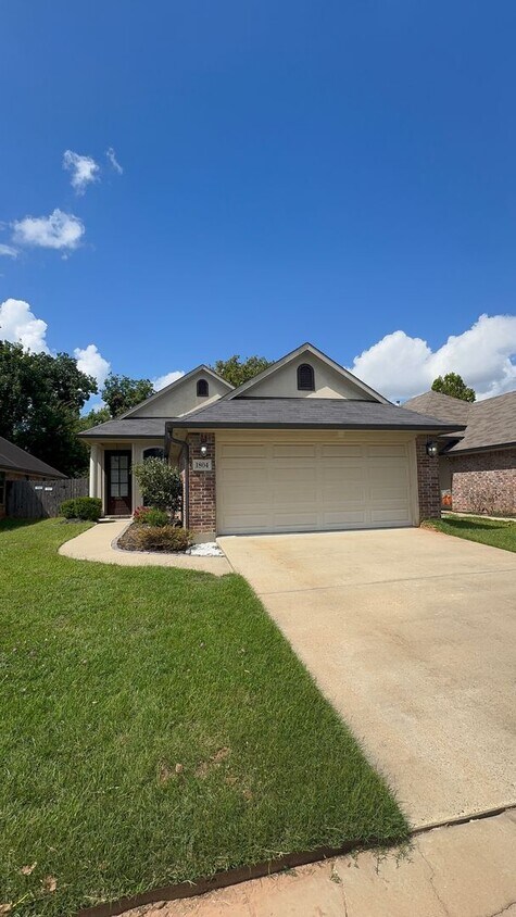 Foto principal - Move in Ready 3 Bedroom home in South Bossier