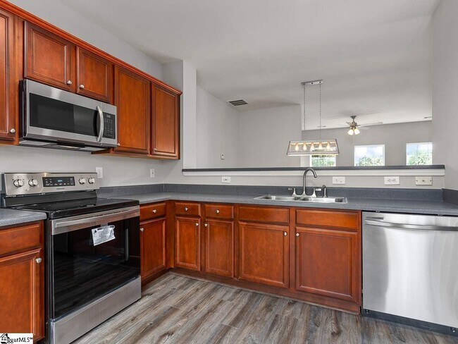 Building Photo - 118 Forsythia Dr