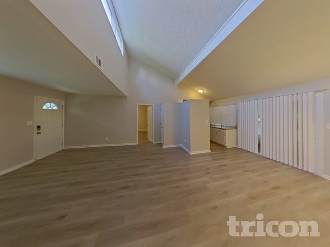 Foto del edificio - 3224 Creekwood Dr