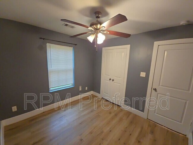 Building Photo - 11435 Raincove Dr