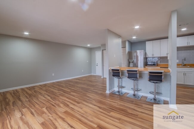 Building Photo - 3802 Wean Dr