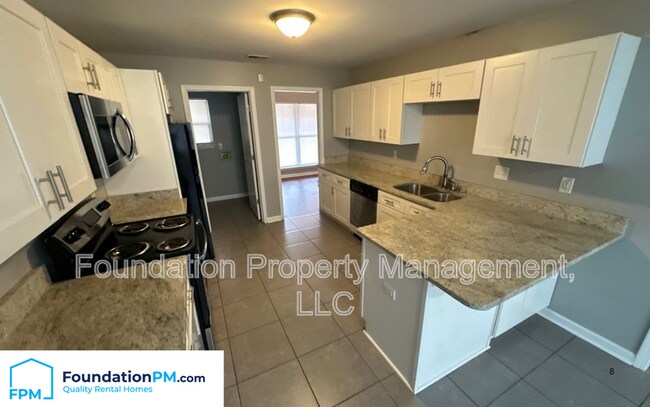 Foto del edificio - 9420 Grove Rd