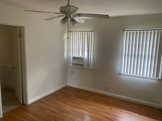 Foto del edificio - 4635 Radford Ave