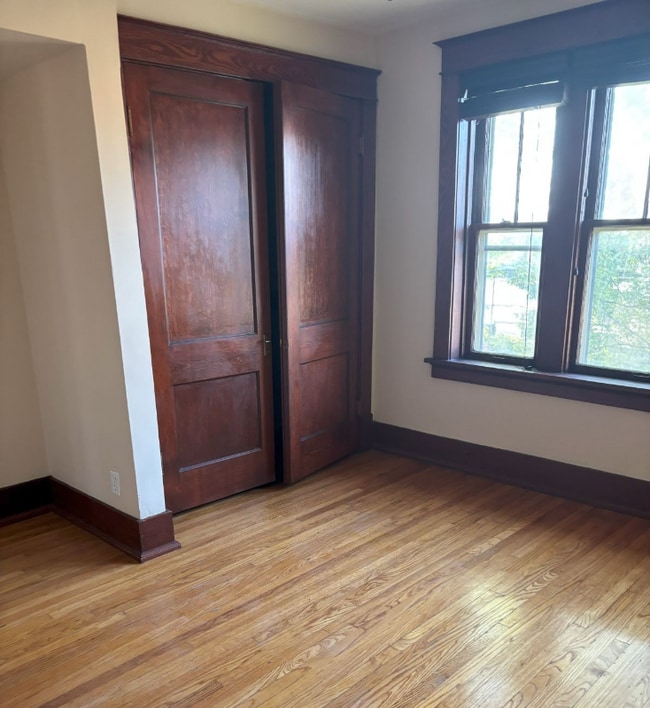 Foto del edificio - 6015 Magnolia Ave
