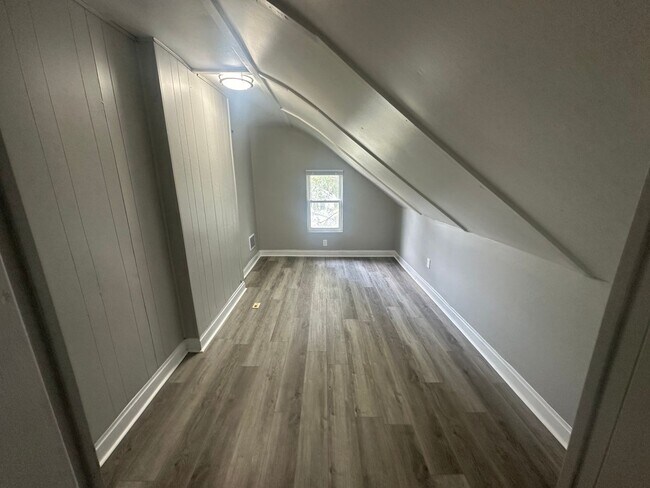 Foto del edificio - 1082-1084 E SIXTEENTH AVENUE (no 10%)