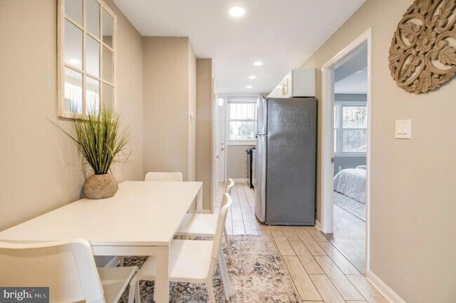 Foto del edificio - 1149 Summit St NE